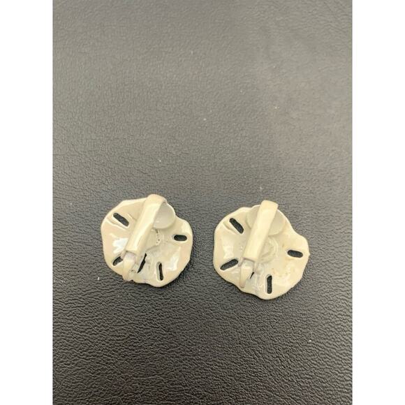 Vintage Iridescent Sand Dollar Clip On Earrings Beachy Ocean - Picture 5 of 5